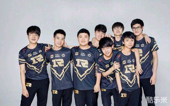 在两队过去 在两队过去