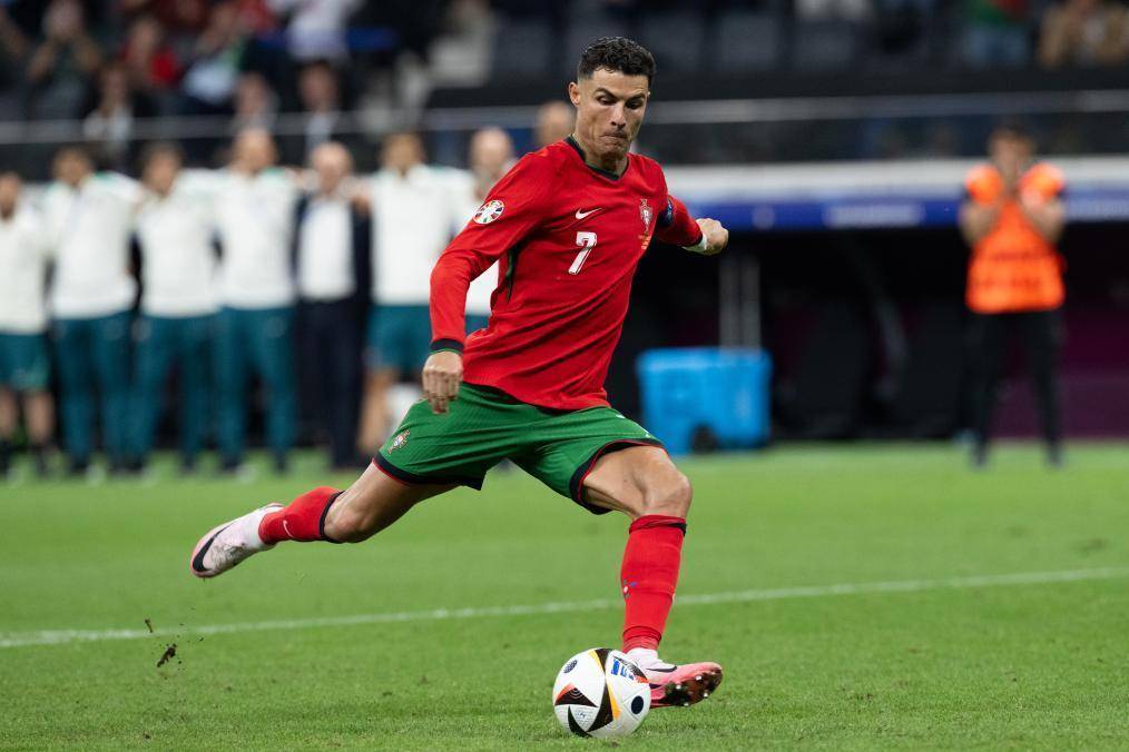 仅展现了球 仅展现了球