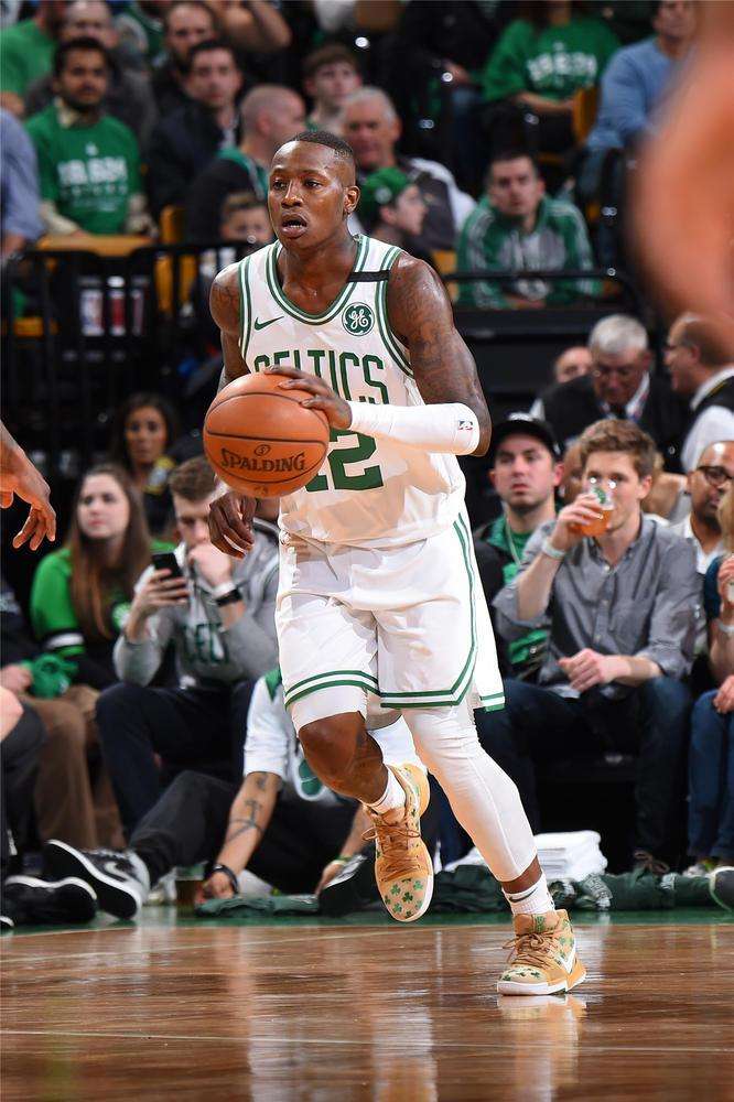 借什么成为 借什么成为